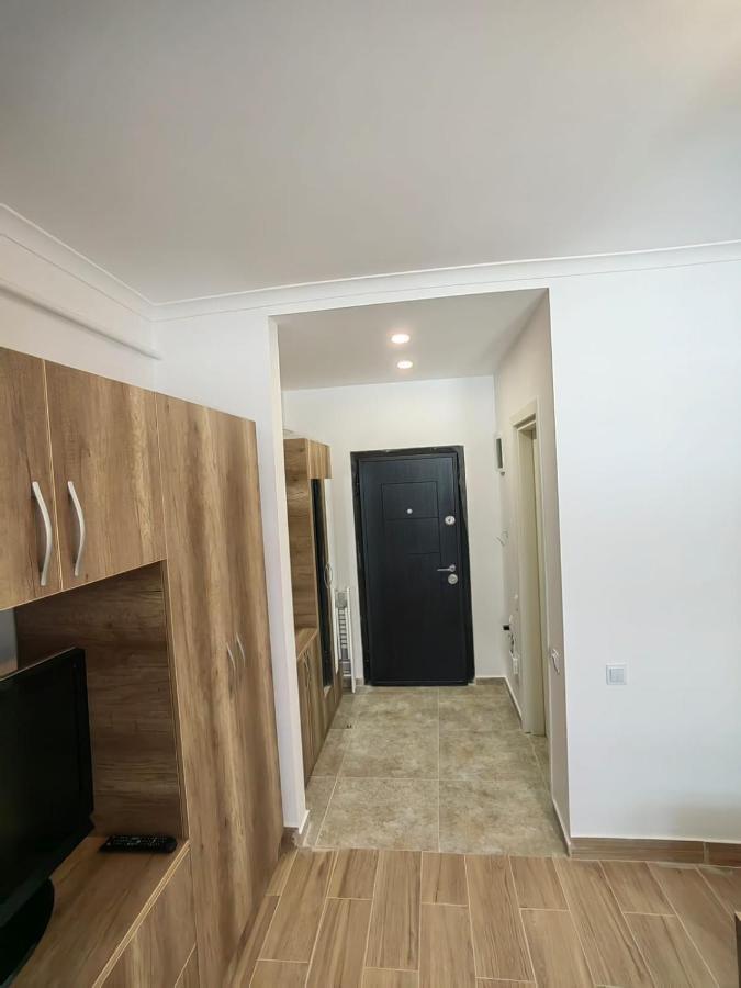 Militari Studio Roşu Exterior foto
